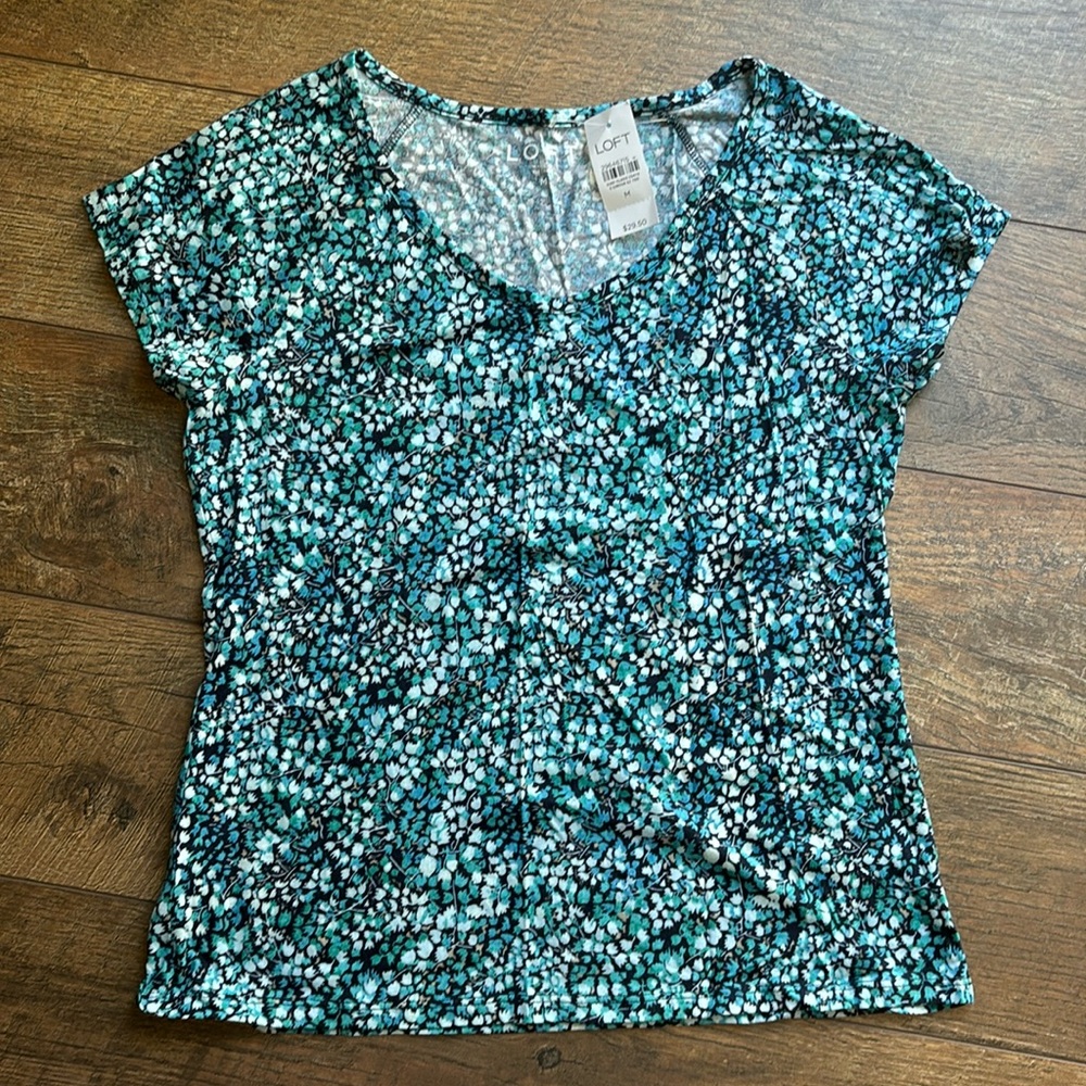 Cute Floral T-shirt - NWT - Loft - Medium